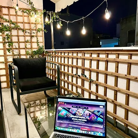 Veranda - Free Private Parking