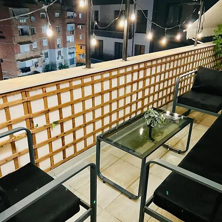 Veranda - Free Private Parking Apartman